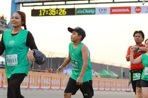 BIB: 1735, 1053, 061, 50468
                            <button type="button" onclick="openModal(10535083)" class="btn btn-primary btn-sm float-right btn-popup" data-toggle="modal" data-target=".modal-high-quality">
                        <i class="fas fa-shopping-cart"></i> Add to Cart
                    </button>
                                            <button type="button" onclick="isThisMe(10535083, true)" class="btn btn-success btn-sm float-right btn-popup btn-isme hidden" data-toggle="tooltip" data-placement="bottom" title="นี่คือรูปของคุณใช่ไหม คลิกที่นี่เพื่อเอาเข้าอัลบั้ม">
                        <i class="fas fa-plus"></i> Add to album
                    </button>
                    <button type="button" onclick="isThisMe(10535083, false)" class="btn btn-warning btn-sm float-right btn-popup btn-isnotme hidden">
                        <i class="fas fa-ban"></i> Remove from album
                    </button>