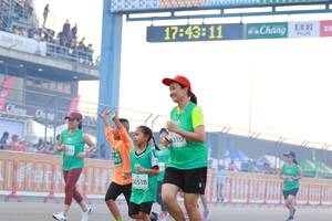 BIB: 174311, 60518
                            <button type="button" onclick="openModal(10538525)" class="btn btn-primary btn-sm float-right btn-popup" data-toggle="modal" data-target=".modal-high-quality">
                        <i class="fas fa-shopping-cart"></i> Add to Cart
                    </button>
                                            <button type="button" onclick="isThisMe(10538525, true)" class="btn btn-success btn-sm float-right btn-popup btn-isme hidden" data-toggle="tooltip" data-placement="bottom" title="นี่คือรูปของคุณใช่ไหม คลิกที่นี่เพื่อเอาเข้าอัลบั้ม">
                        <i class="fas fa-plus"></i> Add to album
                    </button>
                    <button type="button" onclick="isThisMe(10538525, false)" class="btn btn-warning btn-sm float-right btn-popup btn-isnotme hidden">
                        <i class="fas fa-ban"></i> Remove from album
                    </button>