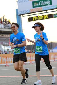 BIB: 3383, 70412, 70413
                            <button type="button" onclick="openModal(10534064)" class="btn btn-primary btn-sm float-right btn-popup" data-toggle="modal" data-target=".modal-high-quality">
                        <i class="fas fa-shopping-cart"></i> Add to Cart
                    </button>
                                            <button type="button" onclick="isThisMe(10534064, true)" class="btn btn-success btn-sm float-right btn-popup btn-isme hidden" data-toggle="tooltip" data-placement="bottom" title="นี่คือรูปของคุณใช่ไหม คลิกที่นี่เพื่อเอาเข้าอัลบั้ม">
                        <i class="fas fa-plus"></i> Add to album
                    </button>
                    <button type="button" onclick="isThisMe(10534064, false)" class="btn btn-warning btn-sm float-right btn-popup btn-isnotme hidden">
                        <i class="fas fa-ban"></i> Remove from album
                    </button>