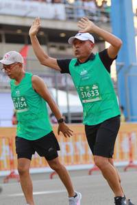 BIB: 0154, 51633
                            <button type="button" onclick="openModal(10532707)" class="btn btn-primary btn-sm float-right btn-popup" data-toggle="modal" data-target=".modal-high-quality">
                        <i class="fas fa-shopping-cart"></i> Add to Cart
                    </button>
                                            <button type="button" onclick="isThisMe(10532707, true)" class="btn btn-success btn-sm float-right btn-popup btn-isme hidden" data-toggle="tooltip" data-placement="bottom" title="นี่คือรูปของคุณใช่ไหม คลิกที่นี่เพื่อเอาเข้าอัลบั้ม">
                        <i class="fas fa-plus"></i> Add to album
                    </button>
                    <button type="button" onclick="isThisMe(10532707, false)" class="btn btn-warning btn-sm float-right btn-popup btn-isnotme hidden">
                        <i class="fas fa-ban"></i> Remove from album
                    </button>