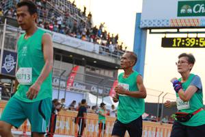 BIB: 17395, 80713, 2682
                            <button type="button" onclick="openModal(10538126)" class="btn btn-primary btn-sm float-right btn-popup" data-toggle="modal" data-target=".modal-high-quality">
                        <i class="fas fa-shopping-cart"></i> Add to Cart
                    </button>
                                            <button type="button" onclick="isThisMe(10538126, true)" class="btn btn-success btn-sm float-right btn-popup btn-isme hidden" data-toggle="tooltip" data-placement="bottom" title="นี่คือรูปของคุณใช่ไหม คลิกที่นี่เพื่อเอาเข้าอัลบั้ม">
                        <i class="fas fa-plus"></i> Add to album
                    </button>
                    <button type="button" onclick="isThisMe(10538126, false)" class="btn btn-warning btn-sm float-right btn-popup btn-isnotme hidden">
                        <i class="fas fa-ban"></i> Remove from album
                    </button>