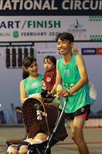 BIB: 202, 163
                            <button type="button" onclick="openModal(10539994)" class="btn btn-primary btn-sm float-right btn-popup" data-toggle="modal" data-target=".modal-high-quality">
                        <i class="fas fa-shopping-cart"></i> Add to Cart
                    </button>
                                            <button type="button" onclick="isThisMe(10539994, true)" class="btn btn-success btn-sm float-right btn-popup btn-isme hidden" data-toggle="tooltip" data-placement="bottom" title="นี่คือรูปของคุณใช่ไหม คลิกที่นี่เพื่อเอาเข้าอัลบั้ม">
                        <i class="fas fa-plus"></i> Add to album
                    </button>
                    <button type="button" onclick="isThisMe(10539994, false)" class="btn btn-warning btn-sm float-right btn-popup btn-isnotme hidden">
                        <i class="fas fa-ban"></i> Remove from album
                    </button>