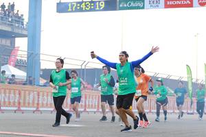 BIB: 174319, 50453
                            <button type="button" onclick="openModal(10538532)" class="btn btn-primary btn-sm float-right btn-popup" data-toggle="modal" data-target=".modal-high-quality">
                        <i class="fas fa-shopping-cart"></i> Add to Cart
                    </button>
                                            <button type="button" onclick="isThisMe(10538532, true)" class="btn btn-success btn-sm float-right btn-popup btn-isme hidden" data-toggle="tooltip" data-placement="bottom" title="นี่คือรูปของคุณใช่ไหม คลิกที่นี่เพื่อเอาเข้าอัลบั้ม">
                        <i class="fas fa-plus"></i> Add to album
                    </button>
                    <button type="button" onclick="isThisMe(10538532, false)" class="btn btn-warning btn-sm float-right btn-popup btn-isnotme hidden">
                        <i class="fas fa-ban"></i> Remove from album
                    </button>