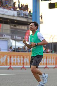 BIB: 
                            <button type="button" onclick="openModal(10532579)" class="btn btn-primary btn-sm float-right btn-popup" data-toggle="modal" data-target=".modal-high-quality">
                        <i class="fas fa-shopping-cart"></i> Add to Cart
                    </button>
                                            <button type="button" onclick="isThisMe(10532579, true)" class="btn btn-success btn-sm float-right btn-popup btn-isme hidden" data-toggle="tooltip" data-placement="bottom" title="นี่คือรูปของคุณใช่ไหม คลิกที่นี่เพื่อเอาเข้าอัลบั้ม">
                        <i class="fas fa-plus"></i> Add to album
                    </button>
                    <button type="button" onclick="isThisMe(10532579, false)" class="btn btn-warning btn-sm float-right btn-popup btn-isnotme hidden">
                        <i class="fas fa-ban"></i> Remove from album
                    </button>