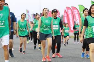 BIB: 047, 70285, 53037
                            <button type="button" onclick="openModal(10539342)" class="btn btn-primary btn-sm float-right btn-popup" data-toggle="modal" data-target=".modal-high-quality">
                        <i class="fas fa-shopping-cart"></i> Add to Cart
                    </button>
                                            <button type="button" onclick="isThisMe(10539342, true)" class="btn btn-success btn-sm float-right btn-popup btn-isme hidden" data-toggle="tooltip" data-placement="bottom" title="นี่คือรูปของคุณใช่ไหม คลิกที่นี่เพื่อเอาเข้าอัลบั้ม">
                        <i class="fas fa-plus"></i> Add to album
                    </button>
                    <button type="button" onclick="isThisMe(10539342, false)" class="btn btn-warning btn-sm float-right btn-popup btn-isnotme hidden">
                        <i class="fas fa-ban"></i> Remove from album
                    </button>