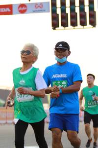 BIB: 5079, 1773
                            <button type="button" onclick="openModal(10532773)" class="btn btn-primary btn-sm float-right btn-popup" data-toggle="modal" data-target=".modal-high-quality">
                        <i class="fas fa-shopping-cart"></i> Add to Cart
                    </button>
                                            <button type="button" onclick="isThisMe(10532773, true)" class="btn btn-success btn-sm float-right btn-popup btn-isme hidden" data-toggle="tooltip" data-placement="bottom" title="นี่คือรูปของคุณใช่ไหม คลิกที่นี่เพื่อเอาเข้าอัลบั้ม">
                        <i class="fas fa-plus"></i> Add to album
                    </button>
                    <button type="button" onclick="isThisMe(10532773, false)" class="btn btn-warning btn-sm float-right btn-popup btn-isnotme hidden">
                        <i class="fas fa-ban"></i> Remove from album
                    </button>