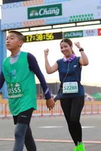 BIB: 17438, 1555, 52288
                            <button type="button" onclick="openModal(10533387)" class="btn btn-primary btn-sm float-right btn-popup" data-toggle="modal" data-target=".modal-high-quality">
                        <i class="fas fa-shopping-cart"></i> Add to Cart
                    </button>
                                            <button type="button" onclick="isThisMe(10533387, true)" class="btn btn-success btn-sm float-right btn-popup btn-isme hidden" data-toggle="tooltip" data-placement="bottom" title="นี่คือรูปของคุณใช่ไหม คลิกที่นี่เพื่อเอาเข้าอัลบั้ม">
                        <i class="fas fa-plus"></i> Add to album
                    </button>
                    <button type="button" onclick="isThisMe(10533387, false)" class="btn btn-warning btn-sm float-right btn-popup btn-isnotme hidden">
                        <i class="fas fa-ban"></i> Remove from album
                    </button>