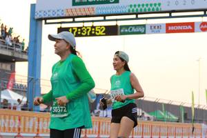 BIB: 2020, 73752, 0372
                            <button type="button" onclick="openModal(10537269)" class="btn btn-primary btn-sm float-right btn-popup" data-toggle="modal" data-target=".modal-high-quality">
                        <i class="fas fa-shopping-cart"></i> Add to Cart
                    </button>
                                            <button type="button" onclick="isThisMe(10537269, true)" class="btn btn-success btn-sm float-right btn-popup btn-isme hidden" data-toggle="tooltip" data-placement="bottom" title="นี่คือรูปของคุณใช่ไหม คลิกที่นี่เพื่อเอาเข้าอัลบั้ม">
                        <i class="fas fa-plus"></i> Add to album
                    </button>
                    <button type="button" onclick="isThisMe(10537269, false)" class="btn btn-warning btn-sm float-right btn-popup btn-isnotme hidden">
                        <i class="fas fa-ban"></i> Remove from album
                    </button>