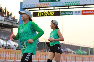 BIB: 173752, 0372
                            <button type="button" onclick="openModal(10537282)" class="btn btn-primary btn-sm float-right btn-popup" data-toggle="modal" data-target=".modal-high-quality">
                        <i class="fas fa-shopping-cart"></i> Add to Cart
                    </button>
                                            <button type="button" onclick="isThisMe(10537282, true)" class="btn btn-success btn-sm float-right btn-popup btn-isme hidden" data-toggle="tooltip" data-placement="bottom" title="นี่คือรูปของคุณใช่ไหม คลิกที่นี่เพื่อเอาเข้าอัลบั้ม">
                        <i class="fas fa-plus"></i> Add to album
                    </button>
                    <button type="button" onclick="isThisMe(10537282, false)" class="btn btn-warning btn-sm float-right btn-popup btn-isnotme hidden">
                        <i class="fas fa-ban"></i> Remove from album
                    </button>