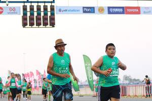 BIB: 51957, 2045
                            <button type="button" onclick="openModal(10538700)" class="btn btn-primary btn-sm float-right btn-popup" data-toggle="modal" data-target=".modal-high-quality">
                        <i class="fas fa-shopping-cart"></i> Add to Cart
                    </button>
                                            <button type="button" onclick="isThisMe(10538700, true)" class="btn btn-success btn-sm float-right btn-popup btn-isme hidden" data-toggle="tooltip" data-placement="bottom" title="นี่คือรูปของคุณใช่ไหม คลิกที่นี่เพื่อเอาเข้าอัลบั้ม">
                        <i class="fas fa-plus"></i> Add to album
                    </button>
                    <button type="button" onclick="isThisMe(10538700, false)" class="btn btn-warning btn-sm float-right btn-popup btn-isnotme hidden">
                        <i class="fas fa-ban"></i> Remove from album
                    </button>