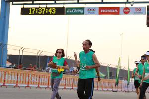 BIB: 173743, 192
                            <button type="button" onclick="openModal(10535749)" class="btn btn-primary btn-sm float-right btn-popup" data-toggle="modal" data-target=".modal-high-quality">
                        <i class="fas fa-shopping-cart"></i> Add to Cart
                    </button>
                                            <button type="button" onclick="isThisMe(10535749, true)" class="btn btn-success btn-sm float-right btn-popup btn-isme hidden" data-toggle="tooltip" data-placement="bottom" title="นี่คือรูปของคุณใช่ไหม คลิกที่นี่เพื่อเอาเข้าอัลบั้ม">
                        <i class="fas fa-plus"></i> Add to album
                    </button>
                    <button type="button" onclick="isThisMe(10535749, false)" class="btn btn-warning btn-sm float-right btn-popup btn-isnotme hidden">
                        <i class="fas fa-ban"></i> Remove from album
                    </button>