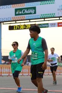 BIB: 1738, 72330
                            <button type="button" onclick="openModal(10537607)" class="btn btn-primary btn-sm float-right btn-popup" data-toggle="modal" data-target=".modal-high-quality">
                        <i class="fas fa-shopping-cart"></i> Add to Cart
                    </button>
                                            <button type="button" onclick="isThisMe(10537607, true)" class="btn btn-success btn-sm float-right btn-popup btn-isme hidden" data-toggle="tooltip" data-placement="bottom" title="นี่คือรูปของคุณใช่ไหม คลิกที่นี่เพื่อเอาเข้าอัลบั้ม">
                        <i class="fas fa-plus"></i> Add to album
                    </button>
                    <button type="button" onclick="isThisMe(10537607, false)" class="btn btn-warning btn-sm float-right btn-popup btn-isnotme hidden">
                        <i class="fas fa-ban"></i> Remove from album
                    </button>