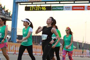 BIB: 173746
                            <button type="button" onclick="openModal(10537270)" class="btn btn-primary btn-sm float-right btn-popup" data-toggle="modal" data-target=".modal-high-quality">
                        <i class="fas fa-shopping-cart"></i> Add to Cart
                    </button>
                                            <button type="button" onclick="isThisMe(10537270, true)" class="btn btn-success btn-sm float-right btn-popup btn-isme hidden" data-toggle="tooltip" data-placement="bottom" title="นี่คือรูปของคุณใช่ไหม คลิกที่นี่เพื่อเอาเข้าอัลบั้ม">
                        <i class="fas fa-plus"></i> Add to album
                    </button>
                    <button type="button" onclick="isThisMe(10537270, false)" class="btn btn-warning btn-sm float-right btn-popup btn-isnotme hidden">
                        <i class="fas fa-ban"></i> Remove from album
                    </button>