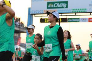 BIB: 52392, 51300, 52230
                            <button type="button" onclick="openModal(10538013)" class="btn btn-primary btn-sm float-right btn-popup" data-toggle="modal" data-target=".modal-high-quality">
                        <i class="fas fa-shopping-cart"></i> Add to Cart
                    </button>
                                            <button type="button" onclick="isThisMe(10538013, true)" class="btn btn-success btn-sm float-right btn-popup btn-isme hidden" data-toggle="tooltip" data-placement="bottom" title="นี่คือรูปของคุณใช่ไหม คลิกที่นี่เพื่อเอาเข้าอัลบั้ม">
                        <i class="fas fa-plus"></i> Add to album
                    </button>
                    <button type="button" onclick="isThisMe(10538013, false)" class="btn btn-warning btn-sm float-right btn-popup btn-isnotme hidden">
                        <i class="fas fa-ban"></i> Remove from album
                    </button>