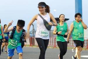 BIB: 52104, 50663, 0023
                            <button type="button" onclick="openModal(10539575)" class="btn btn-primary btn-sm float-right btn-popup" data-toggle="modal" data-target=".modal-high-quality">
                        <i class="fas fa-shopping-cart"></i> Add to Cart
                    </button>
                                            <button type="button" onclick="isThisMe(10539575, true)" class="btn btn-success btn-sm float-right btn-popup btn-isme hidden" data-toggle="tooltip" data-placement="bottom" title="นี่คือรูปของคุณใช่ไหม คลิกที่นี่เพื่อเอาเข้าอัลบั้ม">
                        <i class="fas fa-plus"></i> Add to album
                    </button>
                    <button type="button" onclick="isThisMe(10539575, false)" class="btn btn-warning btn-sm float-right btn-popup btn-isnotme hidden">
                        <i class="fas fa-ban"></i> Remove from album
                    </button>