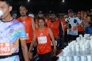 BIB: 5198, 1303, 29044, 903
                            <button type="button" onclick="openModal(10663186)" class="btn btn-primary btn-sm float-right btn-popup" data-toggle="modal" data-target=".modal-high-quality">
                        <i class="fas fa-shopping-cart"></i> Add to Cart
                    </button>
                                            <button type="button" onclick="isThisMe(10663186, true)" class="btn btn-success btn-sm float-right btn-popup btn-isme hidden" data-toggle="tooltip" data-placement="bottom" title="นี่คือรูปของคุณใช่ไหม คลิกที่นี่เพื่อเอาเข้าอัลบั้ม">
                        <i class="fas fa-plus"></i> Add to album
                    </button>
                    <button type="button" onclick="isThisMe(10663186, false)" class="btn btn-warning btn-sm float-right btn-popup btn-isnotme hidden">
                        <i class="fas fa-ban"></i> Remove from album
                    </button>