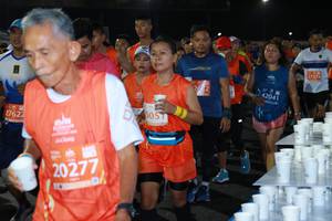 BIB: 27574, 42041, 27622, 20277
                            <button type="button" onclick="openModal(10661472)" class="btn btn-primary btn-sm float-right btn-popup" data-toggle="modal" data-target=".modal-high-quality">
                        <i class="fas fa-shopping-cart"></i> Add to Cart
                    </button>
                                            <button type="button" onclick="isThisMe(10661472, true)" class="btn btn-success btn-sm float-right btn-popup btn-isme hidden" data-toggle="tooltip" data-placement="bottom" title="นี่คือรูปของคุณใช่ไหม คลิกที่นี่เพื่อเอาเข้าอัลบั้ม">
                        <i class="fas fa-plus"></i> Add to album
                    </button>
                    <button type="button" onclick="isThisMe(10661472, false)" class="btn btn-warning btn-sm float-right btn-popup btn-isnotme hidden">
                        <i class="fas fa-ban"></i> Remove from album
                    </button>