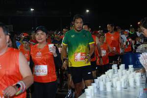 BIB: 044, 899, 24345
                            <button type="button" onclick="openModal(10663138)" class="btn btn-primary btn-sm float-right btn-popup" data-toggle="modal" data-target=".modal-high-quality">
                        <i class="fas fa-shopping-cart"></i> Add to Cart
                    </button>
                                            <button type="button" onclick="isThisMe(10663138, true)" class="btn btn-success btn-sm float-right btn-popup btn-isme hidden" data-toggle="tooltip" data-placement="bottom" title="นี่คือรูปของคุณใช่ไหม คลิกที่นี่เพื่อเอาเข้าอัลบั้ม">
                        <i class="fas fa-plus"></i> Add to album
                    </button>
                    <button type="button" onclick="isThisMe(10663138, false)" class="btn btn-warning btn-sm float-right btn-popup btn-isnotme hidden">
                        <i class="fas fa-ban"></i> Remove from album
                    </button>
