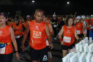 BIB: 247, 21031, 24271, 29598, 078
                            <button type="button" onclick="openModal(10663904)" class="btn btn-primary btn-sm float-right btn-popup" data-toggle="modal" data-target=".modal-high-quality">
                        <i class="fas fa-shopping-cart"></i> Add to Cart
                    </button>
                                            <button type="button" onclick="isThisMe(10663904, true)" class="btn btn-success btn-sm float-right btn-popup btn-isme hidden" data-toggle="tooltip" data-placement="bottom" title="นี่คือรูปของคุณใช่ไหม คลิกที่นี่เพื่อเอาเข้าอัลบั้ม">
                        <i class="fas fa-plus"></i> Add to album
                    </button>
                    <button type="button" onclick="isThisMe(10663904, false)" class="btn btn-warning btn-sm float-right btn-popup btn-isnotme hidden">
                        <i class="fas fa-ban"></i> Remove from album
                    </button>