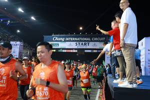 BIB: 541, 27670
                            <button type="button" onclick="openModal(10650649)" class="btn btn-primary btn-sm float-right btn-popup" data-toggle="modal" data-target=".modal-high-quality">
                        <i class="fas fa-shopping-cart"></i> Add to Cart
                    </button>
                                            <button type="button" onclick="isThisMe(10650649, true)" class="btn btn-success btn-sm float-right btn-popup btn-isme hidden" data-toggle="tooltip" data-placement="bottom" title="นี่คือรูปของคุณใช่ไหม คลิกที่นี่เพื่อเอาเข้าอัลบั้ม">
                        <i class="fas fa-plus"></i> Add to album
                    </button>
                    <button type="button" onclick="isThisMe(10650649, false)" class="btn btn-warning btn-sm float-right btn-popup btn-isnotme hidden">
                        <i class="fas fa-ban"></i> Remove from album
                    </button>