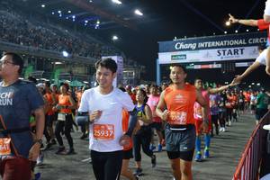 BIB: 270, 25937, 341
                            <button type="button" onclick="openModal(10652714)" class="btn btn-primary btn-sm float-right btn-popup" data-toggle="modal" data-target=".modal-high-quality">
                        <i class="fas fa-shopping-cart"></i> Add to Cart
                    </button>
                                            <button type="button" onclick="isThisMe(10652714, true)" class="btn btn-success btn-sm float-right btn-popup btn-isme hidden" data-toggle="tooltip" data-placement="bottom" title="นี่คือรูปของคุณใช่ไหม คลิกที่นี่เพื่อเอาเข้าอัลบั้ม">
                        <i class="fas fa-plus"></i> Add to album
                    </button>
                    <button type="button" onclick="isThisMe(10652714, false)" class="btn btn-warning btn-sm float-right btn-popup btn-isnotme hidden">
                        <i class="fas fa-ban"></i> Remove from album
                    </button>