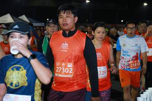 BIB: 800, 21810, 27302, 229
                            <button type="button" onclick="openModal(10664863)" class="btn btn-primary btn-sm float-right btn-popup" data-toggle="modal" data-target=".modal-high-quality">
                        <i class="fas fa-shopping-cart"></i> Add to Cart
                    </button>
                                            <button type="button" onclick="isThisMe(10664863, true)" class="btn btn-success btn-sm float-right btn-popup btn-isme hidden" data-toggle="tooltip" data-placement="bottom" title="นี่คือรูปของคุณใช่ไหม คลิกที่นี่เพื่อเอาเข้าอัลบั้ม">
                        <i class="fas fa-plus"></i> Add to album
                    </button>
                    <button type="button" onclick="isThisMe(10664863, false)" class="btn btn-warning btn-sm float-right btn-popup btn-isnotme hidden">
                        <i class="fas fa-ban"></i> Remove from album
                    </button>