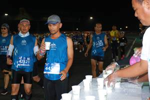 BIB: 45811, 42321, 445
                            <button type="button" onclick="openModal(10572511)" class="btn btn-primary btn-sm float-right btn-popup" data-toggle="modal" data-target=".modal-high-quality">
                        <i class="fas fa-shopping-cart"></i> Add to Cart
                    </button>
                                            <button type="button" onclick="isThisMe(10572511, true)" class="btn btn-success btn-sm float-right btn-popup btn-isme hidden" data-toggle="tooltip" data-placement="bottom" title="นี่คือรูปของคุณใช่ไหม คลิกที่นี่เพื่อเอาเข้าอัลบั้ม">
                        <i class="fas fa-plus"></i> Add to album
                    </button>
                    <button type="button" onclick="isThisMe(10572511, false)" class="btn btn-warning btn-sm float-right btn-popup btn-isnotme hidden">
                        <i class="fas fa-ban"></i> Remove from album
                    </button>