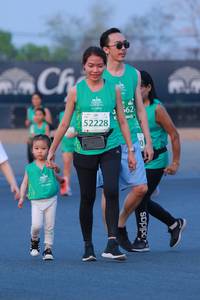 BIB: 562, 52228
                            <button type="button" onclick="openModal(10510506)" class="btn btn-primary btn-sm float-right btn-popup" data-toggle="modal" data-target=".modal-high-quality">
                        <i class="fas fa-shopping-cart"></i> Add to Cart
                    </button>
                                            <button type="button" onclick="isThisMe(10510506, true)" class="btn btn-success btn-sm float-right btn-popup btn-isme hidden" data-toggle="tooltip" data-placement="bottom" title="นี่คือรูปของคุณใช่ไหม คลิกที่นี่เพื่อเอาเข้าอัลบั้ม">
                        <i class="fas fa-plus"></i> Add to album
                    </button>
                    <button type="button" onclick="isThisMe(10510506, false)" class="btn btn-warning btn-sm float-right btn-popup btn-isnotme hidden">
                        <i class="fas fa-ban"></i> Remove from album
                    </button>