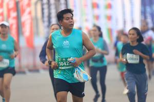 BIB: 5042
                            <button type="button" onclick="openModal(10478483)" class="btn btn-primary btn-sm float-right btn-popup" data-toggle="modal" data-target=".modal-high-quality">
                        <i class="fas fa-shopping-cart"></i> Add to Cart
                    </button>
                                            <button type="button" onclick="isThisMe(10478483, true)" class="btn btn-success btn-sm float-right btn-popup btn-isme hidden" data-toggle="tooltip" data-placement="bottom" title="นี่คือรูปของคุณใช่ไหม คลิกที่นี่เพื่อเอาเข้าอัลบั้ม">
                        <i class="fas fa-plus"></i> Add to album
                    </button>
                    <button type="button" onclick="isThisMe(10478483, false)" class="btn btn-warning btn-sm float-right btn-popup btn-isnotme hidden">
                        <i class="fas fa-ban"></i> Remove from album
                    </button>