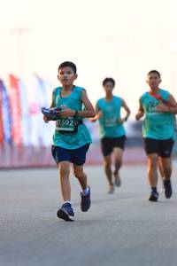 BIB: 1592
                            <button type="button" onclick="openModal(10476856)" class="btn btn-primary btn-sm float-right btn-popup" data-toggle="modal" data-target=".modal-high-quality">
                        <i class="fas fa-shopping-cart"></i> Add to Cart
                    </button>
                                            <button type="button" onclick="isThisMe(10476856, true)" class="btn btn-success btn-sm float-right btn-popup btn-isme hidden" data-toggle="tooltip" data-placement="bottom" title="นี่คือรูปของคุณใช่ไหม คลิกที่นี่เพื่อเอาเข้าอัลบั้ม">
                        <i class="fas fa-plus"></i> Add to album
                    </button>
                    <button type="button" onclick="isThisMe(10476856, false)" class="btn btn-warning btn-sm float-right btn-popup btn-isnotme hidden">
                        <i class="fas fa-ban"></i> Remove from album
                    </button>