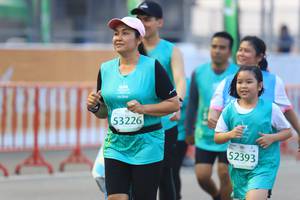 BIB: 53226, 52393
                            <button type="button" onclick="openModal(10479403)" class="btn btn-primary btn-sm float-right btn-popup" data-toggle="modal" data-target=".modal-high-quality">
                        <i class="fas fa-shopping-cart"></i> Add to Cart
                    </button>
                                            <button type="button" onclick="isThisMe(10479403, true)" class="btn btn-success btn-sm float-right btn-popup btn-isme hidden" data-toggle="tooltip" data-placement="bottom" title="นี่คือรูปของคุณใช่ไหม คลิกที่นี่เพื่อเอาเข้าอัลบั้ม">
                        <i class="fas fa-plus"></i> Add to album
                    </button>
                    <button type="button" onclick="isThisMe(10479403, false)" class="btn btn-warning btn-sm float-right btn-popup btn-isnotme hidden">
                        <i class="fas fa-ban"></i> Remove from album
                    </button>