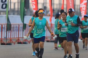 BIB: 504, 50182, 50953
                            <button type="button" onclick="openModal(10478938)" class="btn btn-primary btn-sm float-right btn-popup" data-toggle="modal" data-target=".modal-high-quality">
                        <i class="fas fa-shopping-cart"></i> Add to Cart
                    </button>
                                            <button type="button" onclick="isThisMe(10478938, true)" class="btn btn-success btn-sm float-right btn-popup btn-isme hidden" data-toggle="tooltip" data-placement="bottom" title="นี่คือรูปของคุณใช่ไหม คลิกที่นี่เพื่อเอาเข้าอัลบั้ม">
                        <i class="fas fa-plus"></i> Add to album
                    </button>
                    <button type="button" onclick="isThisMe(10478938, false)" class="btn btn-warning btn-sm float-right btn-popup btn-isnotme hidden">
                        <i class="fas fa-ban"></i> Remove from album
                    </button>