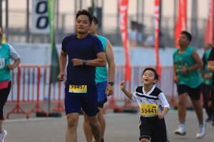 BIB: 53437, 53441
                            <button type="button" onclick="openModal(10479227)" class="btn btn-primary btn-sm float-right btn-popup" data-toggle="modal" data-target=".modal-high-quality">
                        <i class="fas fa-shopping-cart"></i> Add to Cart
                    </button>
                                            <button type="button" onclick="isThisMe(10479227, true)" class="btn btn-success btn-sm float-right btn-popup btn-isme hidden" data-toggle="tooltip" data-placement="bottom" title="นี่คือรูปของคุณใช่ไหม คลิกที่นี่เพื่อเอาเข้าอัลบั้ม">
                        <i class="fas fa-plus"></i> Add to album
                    </button>
                    <button type="button" onclick="isThisMe(10479227, false)" class="btn btn-warning btn-sm float-right btn-popup btn-isnotme hidden">
                        <i class="fas fa-ban"></i> Remove from album
                    </button>