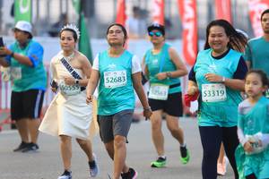 BIB: 52683, 0555, 2563, 53319
                            <button type="button" onclick="openModal(10479475)" class="btn btn-primary btn-sm float-right btn-popup" data-toggle="modal" data-target=".modal-high-quality">
                        <i class="fas fa-shopping-cart"></i> Add to Cart
                    </button>
                                            <button type="button" onclick="isThisMe(10479475, true)" class="btn btn-success btn-sm float-right btn-popup btn-isme hidden" data-toggle="tooltip" data-placement="bottom" title="นี่คือรูปของคุณใช่ไหม คลิกที่นี่เพื่อเอาเข้าอัลบั้ม">
                        <i class="fas fa-plus"></i> Add to album
                    </button>
                    <button type="button" onclick="isThisMe(10479475, false)" class="btn btn-warning btn-sm float-right btn-popup btn-isnotme hidden">
                        <i class="fas fa-ban"></i> Remove from album
                    </button>