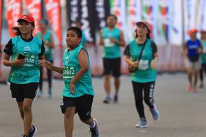 BIB: 808, 157, 51802
                            <button type="button" onclick="openModal(10478819)" class="btn btn-primary btn-sm float-right btn-popup" data-toggle="modal" data-target=".modal-high-quality">
                        <i class="fas fa-shopping-cart"></i> Add to Cart
                    </button>
                                            <button type="button" onclick="isThisMe(10478819, true)" class="btn btn-success btn-sm float-right btn-popup btn-isme hidden" data-toggle="tooltip" data-placement="bottom" title="นี่คือรูปของคุณใช่ไหม คลิกที่นี่เพื่อเอาเข้าอัลบั้ม">
                        <i class="fas fa-plus"></i> Add to album
                    </button>
                    <button type="button" onclick="isThisMe(10478819, false)" class="btn btn-warning btn-sm float-right btn-popup btn-isnotme hidden">
                        <i class="fas fa-ban"></i> Remove from album
                    </button>