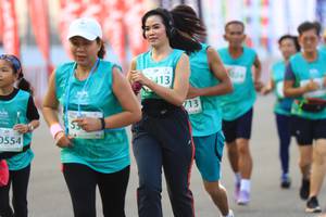 BIB: 413, 713, 554
                            <button type="button" onclick="openModal(10478083)" class="btn btn-primary btn-sm float-right btn-popup" data-toggle="modal" data-target=".modal-high-quality">
                        <i class="fas fa-shopping-cart"></i> Add to Cart
                    </button>
                                            <button type="button" onclick="isThisMe(10478083, true)" class="btn btn-success btn-sm float-right btn-popup btn-isme hidden" data-toggle="tooltip" data-placement="bottom" title="นี่คือรูปของคุณใช่ไหม คลิกที่นี่เพื่อเอาเข้าอัลบั้ม">
                        <i class="fas fa-plus"></i> Add to album
                    </button>
                    <button type="button" onclick="isThisMe(10478083, false)" class="btn btn-warning btn-sm float-right btn-popup btn-isnotme hidden">
                        <i class="fas fa-ban"></i> Remove from album
                    </button>