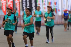 BIB: 1808
                            <button type="button" onclick="openModal(10478820)" class="btn btn-primary btn-sm float-right btn-popup" data-toggle="modal" data-target=".modal-high-quality">
                        <i class="fas fa-shopping-cart"></i> Add to Cart
                    </button>
                                            <button type="button" onclick="isThisMe(10478820, true)" class="btn btn-success btn-sm float-right btn-popup btn-isme hidden" data-toggle="tooltip" data-placement="bottom" title="นี่คือรูปของคุณใช่ไหม คลิกที่นี่เพื่อเอาเข้าอัลบั้ม">
                        <i class="fas fa-plus"></i> Add to album
                    </button>
                    <button type="button" onclick="isThisMe(10478820, false)" class="btn btn-warning btn-sm float-right btn-popup btn-isnotme hidden">
                        <i class="fas fa-ban"></i> Remove from album
                    </button>