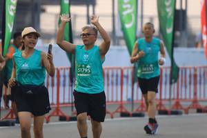 BIB: 51795, 053
                            <button type="button" onclick="openModal(10478902)" class="btn btn-primary btn-sm float-right btn-popup" data-toggle="modal" data-target=".modal-high-quality">
                        <i class="fas fa-shopping-cart"></i> Add to Cart
                    </button>
                                            <button type="button" onclick="isThisMe(10478902, true)" class="btn btn-success btn-sm float-right btn-popup btn-isme hidden" data-toggle="tooltip" data-placement="bottom" title="นี่คือรูปของคุณใช่ไหม คลิกที่นี่เพื่อเอาเข้าอัลบั้ม">
                        <i class="fas fa-plus"></i> Add to album
                    </button>
                    <button type="button" onclick="isThisMe(10478902, false)" class="btn btn-warning btn-sm float-right btn-popup btn-isnotme hidden">
                        <i class="fas fa-ban"></i> Remove from album
                    </button>