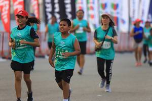 BIB: 51800
                            <button type="button" onclick="openModal(10478816)" class="btn btn-primary btn-sm float-right btn-popup" data-toggle="modal" data-target=".modal-high-quality">
                        <i class="fas fa-shopping-cart"></i> Add to Cart
                    </button>
                                            <button type="button" onclick="isThisMe(10478816, true)" class="btn btn-success btn-sm float-right btn-popup btn-isme hidden" data-toggle="tooltip" data-placement="bottom" title="นี่คือรูปของคุณใช่ไหม คลิกที่นี่เพื่อเอาเข้าอัลบั้ม">
                        <i class="fas fa-plus"></i> Add to album
                    </button>
                    <button type="button" onclick="isThisMe(10478816, false)" class="btn btn-warning btn-sm float-right btn-popup btn-isnotme hidden">
                        <i class="fas fa-ban"></i> Remove from album
                    </button>