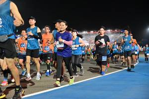 BIB: 46368, 0382, 904, 4114, 4512
                            <button type="button" onclick="openModal(10576525)" class="btn btn-primary btn-sm float-right btn-popup" data-toggle="modal" data-target=".modal-high-quality">
                        <i class="fas fa-shopping-cart"></i> Add to Cart
                    </button>
                                            <button type="button" onclick="isThisMe(10576525, true)" class="btn btn-success btn-sm float-right btn-popup btn-isme hidden" data-toggle="tooltip" data-placement="bottom" title="นี่คือรูปของคุณใช่ไหม คลิกที่นี่เพื่อเอาเข้าอัลบั้ม">
                        <i class="fas fa-plus"></i> Add to album
                    </button>
                    <button type="button" onclick="isThisMe(10576525, false)" class="btn btn-warning btn-sm float-right btn-popup btn-isnotme hidden">
                        <i class="fas fa-ban"></i> Remove from album
                    </button>