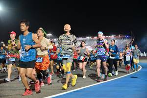 BIB: 40352, 45500, 41082, 12208, 032
                            <button type="button" onclick="openModal(10576450)" class="btn btn-primary btn-sm float-right btn-popup" data-toggle="modal" data-target=".modal-high-quality">
                        <i class="fas fa-shopping-cart"></i> Add to Cart
                    </button>
                                            <button type="button" onclick="isThisMe(10576450, true)" class="btn btn-success btn-sm float-right btn-popup btn-isme hidden" data-toggle="tooltip" data-placement="bottom" title="นี่คือรูปของคุณใช่ไหม คลิกที่นี่เพื่อเอาเข้าอัลบั้ม">
                        <i class="fas fa-plus"></i> Add to album
                    </button>
                    <button type="button" onclick="isThisMe(10576450, false)" class="btn btn-warning btn-sm float-right btn-popup btn-isnotme hidden">
                        <i class="fas fa-ban"></i> Remove from album
                    </button>