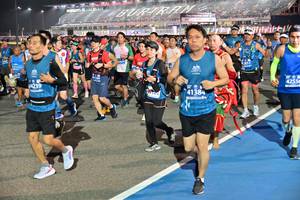 BIB: 4255, 14239, 41384
                            <button type="button" onclick="openModal(10577694)" class="btn btn-primary btn-sm float-right btn-popup" data-toggle="modal" data-target=".modal-high-quality">
                        <i class="fas fa-shopping-cart"></i> Add to Cart
                    </button>
                                            <button type="button" onclick="isThisMe(10577694, true)" class="btn btn-success btn-sm float-right btn-popup btn-isme hidden" data-toggle="tooltip" data-placement="bottom" title="นี่คือรูปของคุณใช่ไหม คลิกที่นี่เพื่อเอาเข้าอัลบั้ม">
                        <i class="fas fa-plus"></i> Add to album
                    </button>
                    <button type="button" onclick="isThisMe(10577694, false)" class="btn btn-warning btn-sm float-right btn-popup btn-isnotme hidden">
                        <i class="fas fa-ban"></i> Remove from album
                    </button>