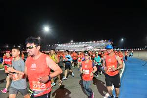 BIB: 062, 872, 27125
                            <button type="button" onclick="openModal(10596721)" class="btn btn-primary btn-sm float-right btn-popup" data-toggle="modal" data-target=".modal-high-quality">
                        <i class="fas fa-shopping-cart"></i> Add to Cart
                    </button>
                                            <button type="button" onclick="isThisMe(10596721, true)" class="btn btn-success btn-sm float-right btn-popup btn-isme hidden" data-toggle="tooltip" data-placement="bottom" title="นี่คือรูปของคุณใช่ไหม คลิกที่นี่เพื่อเอาเข้าอัลบั้ม">
                        <i class="fas fa-plus"></i> Add to album
                    </button>
                    <button type="button" onclick="isThisMe(10596721, false)" class="btn btn-warning btn-sm float-right btn-popup btn-isnotme hidden">
                        <i class="fas fa-ban"></i> Remove from album
                    </button>
