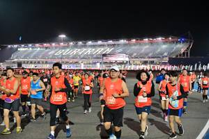 BIB: 27662, 29580, 27802
                            <button type="button" onclick="openModal(10605891)" class="btn btn-primary btn-sm float-right btn-popup" data-toggle="modal" data-target=".modal-high-quality">
                        <i class="fas fa-shopping-cart"></i> Add to Cart
                    </button>
                                            <button type="button" onclick="isThisMe(10605891, true)" class="btn btn-success btn-sm float-right btn-popup btn-isme hidden" data-toggle="tooltip" data-placement="bottom" title="นี่คือรูปของคุณใช่ไหม คลิกที่นี่เพื่อเอาเข้าอัลบั้ม">
                        <i class="fas fa-plus"></i> Add to album
                    </button>
                    <button type="button" onclick="isThisMe(10605891, false)" class="btn btn-warning btn-sm float-right btn-popup btn-isnotme hidden">
                        <i class="fas fa-ban"></i> Remove from album
                    </button>