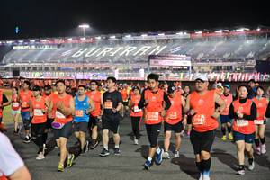BIB: 2963, 27662, 220, 27802, 29580
                            <button type="button" onclick="openModal(10605864)" class="btn btn-primary btn-sm float-right btn-popup" data-toggle="modal" data-target=".modal-high-quality">
                        <i class="fas fa-shopping-cart"></i> Add to Cart
                    </button>
                                            <button type="button" onclick="isThisMe(10605864, true)" class="btn btn-success btn-sm float-right btn-popup btn-isme hidden" data-toggle="tooltip" data-placement="bottom" title="นี่คือรูปของคุณใช่ไหม คลิกที่นี่เพื่อเอาเข้าอัลบั้ม">
                        <i class="fas fa-plus"></i> Add to album
                    </button>
                    <button type="button" onclick="isThisMe(10605864, false)" class="btn btn-warning btn-sm float-right btn-popup btn-isnotme hidden">
                        <i class="fas fa-ban"></i> Remove from album
                    </button>