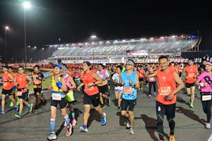 BIB: 21281, 26631, 049
                            <button type="button" onclick="openModal(10592461)" class="btn btn-primary btn-sm float-right btn-popup" data-toggle="modal" data-target=".modal-high-quality">
                        <i class="fas fa-shopping-cart"></i> Add to Cart
                    </button>
                                            <button type="button" onclick="isThisMe(10592461, true)" class="btn btn-success btn-sm float-right btn-popup btn-isme hidden" data-toggle="tooltip" data-placement="bottom" title="นี่คือรูปของคุณใช่ไหม คลิกที่นี่เพื่อเอาเข้าอัลบั้ม">
                        <i class="fas fa-plus"></i> Add to album
                    </button>
                    <button type="button" onclick="isThisMe(10592461, false)" class="btn btn-warning btn-sm float-right btn-popup btn-isnotme hidden">
                        <i class="fas fa-ban"></i> Remove from album
                    </button>