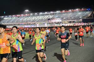 BIB: 8250, 20193, 20772
                            <button type="button" onclick="openModal(10587614)" class="btn btn-primary btn-sm float-right btn-popup" data-toggle="modal" data-target=".modal-high-quality">
                        <i class="fas fa-shopping-cart"></i> Add to Cart
                    </button>
                                            <button type="button" onclick="isThisMe(10587614, true)" class="btn btn-success btn-sm float-right btn-popup btn-isme hidden" data-toggle="tooltip" data-placement="bottom" title="นี่คือรูปของคุณใช่ไหม คลิกที่นี่เพื่อเอาเข้าอัลบั้ม">
                        <i class="fas fa-plus"></i> Add to album
                    </button>
                    <button type="button" onclick="isThisMe(10587614, false)" class="btn btn-warning btn-sm float-right btn-popup btn-isnotme hidden">
                        <i class="fas fa-ban"></i> Remove from album
                    </button>