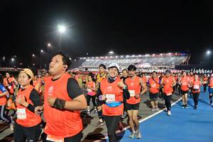 BIB: 825, 137, 794
                            <button type="button" onclick="openModal(10604294)" class="btn btn-primary btn-sm float-right btn-popup" data-toggle="modal" data-target=".modal-high-quality">
                        <i class="fas fa-shopping-cart"></i> Add to Cart
                    </button>
                                            <button type="button" onclick="isThisMe(10604294, true)" class="btn btn-success btn-sm float-right btn-popup btn-isme hidden" data-toggle="tooltip" data-placement="bottom" title="นี่คือรูปของคุณใช่ไหม คลิกที่นี่เพื่อเอาเข้าอัลบั้ม">
                        <i class="fas fa-plus"></i> Add to album
                    </button>
                    <button type="button" onclick="isThisMe(10604294, false)" class="btn btn-warning btn-sm float-right btn-popup btn-isnotme hidden">
                        <i class="fas fa-ban"></i> Remove from album
                    </button>