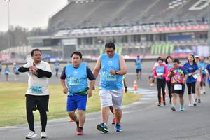 BIB: 17984, 17985, 70732
                            <button type="button" onclick="openModal(10939329)" class="btn btn-primary btn-sm float-right btn-popup" data-toggle="modal" data-target=".modal-high-quality">
                        <i class="fas fa-shopping-cart"></i> Add to Cart
                    </button>
                                            <button type="button" onclick="isThisMe(10939329, true)" class="btn btn-success btn-sm float-right btn-popup btn-isme hidden" data-toggle="tooltip" data-placement="bottom" title="นี่คือรูปของคุณใช่ไหม คลิกที่นี่เพื่อเอาเข้าอัลบั้ม">
                        <i class="fas fa-plus"></i> Add to album
                    </button>
                    <button type="button" onclick="isThisMe(10939329, false)" class="btn btn-warning btn-sm float-right btn-popup btn-isnotme hidden">
                        <i class="fas fa-ban"></i> Remove from album
                    </button>