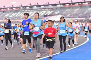 BIB: 07537, 16348, 7471, 14833, 
                            <button type="button" onclick="openModal(10931216)" class="btn btn-primary btn-sm float-right btn-popup" data-toggle="modal" data-target=".modal-high-quality">
                        <i class="fas fa-shopping-cart"></i> Add to Cart
                    </button>
                                            <button type="button" onclick="isThisMe(10931216, true)" class="btn btn-success btn-sm float-right btn-popup btn-isme hidden" data-toggle="tooltip" data-placement="bottom" title="นี่คือรูปของคุณใช่ไหม คลิกที่นี่เพื่อเอาเข้าอัลบั้ม">
                        <i class="fas fa-plus"></i> Add to album
                    </button>
                    <button type="button" onclick="isThisMe(10931216, false)" class="btn btn-warning btn-sm float-right btn-popup btn-isnotme hidden">
                        <i class="fas fa-ban"></i> Remove from album
                    </button>
